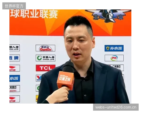 上海男篮以逸待劳静候总决赛对手,主帅卢伟或提前部署防守策略。 上海男篮以逸待劳静候总决赛对手,主帅卢伟或提前部署防守策略。